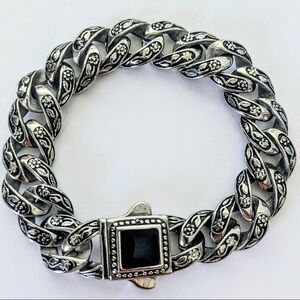 STAINLESS STEEL FLORAL PATTERNED CURB LINK BRACELET/BLACK ENAMEL CLASP 8.5"